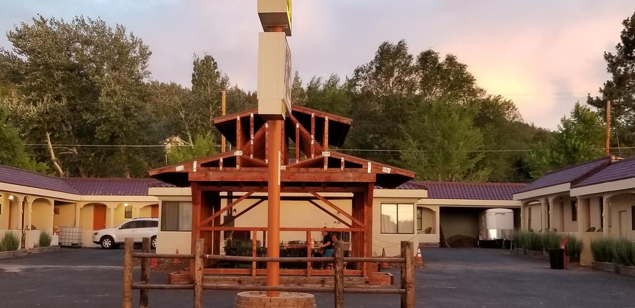 Grand Motel Williams Luaran gambar